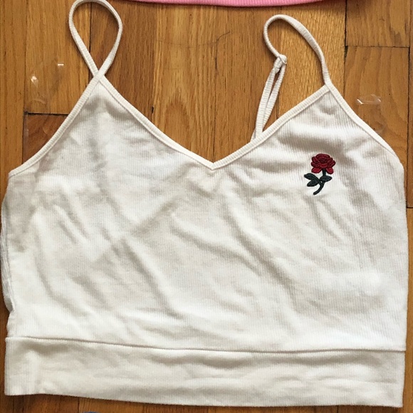 Bundle of crop tops - Picture 7 of 11